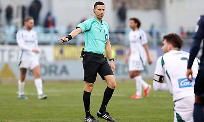 Ο Ευαγγέλου απείλησε ότι θα αποβάλλει τα ball boys στο Λαμία-Παναθηναϊκός επειδή έκαναν καθυστερήσεις