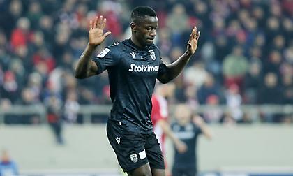 O Kαμαρά ισοφάρισε για τον ΠΑΟΚ και δεν πανηγύρισε το γκολ που πέτυχε απέναντι στον Ολυμπιακό!