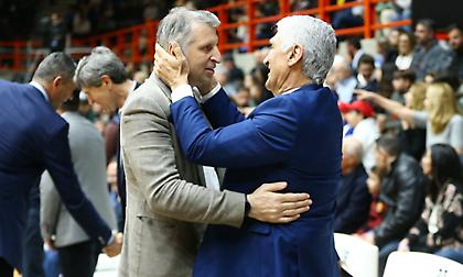 Βραβεύτηκε η «χρυσή» Εθνική ομάδα μπάσκετ του 2005 στο ημίχρονο του Ελλάδα-Ολλανδία