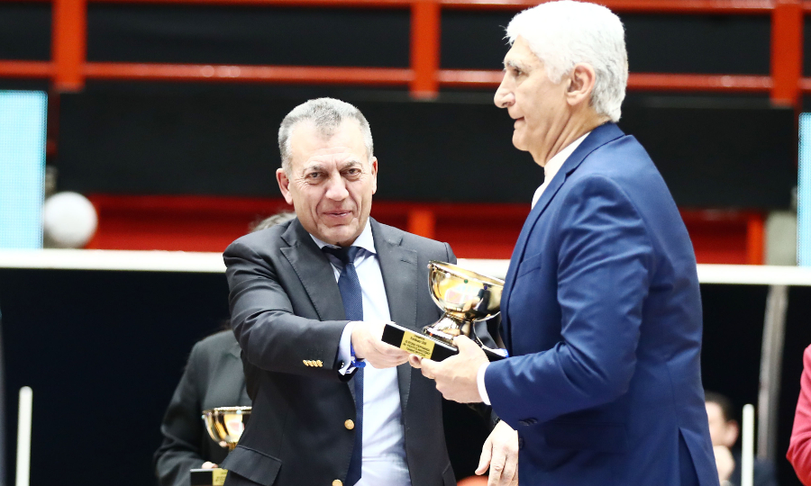 National Basketball: The 2005 team was awarded in Greece's halftime