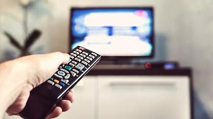 Πρόστιμο και ποινικές ευθύνες για όσους βλέπουν παράνομα τους αγώνες