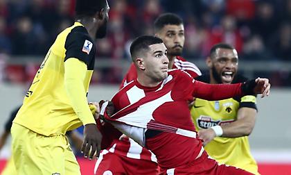 Μείωσε με τον Ελίασον η ΑΕΚ, ακυρώθηκε το γκολ για οφσάιντ του Πιερό