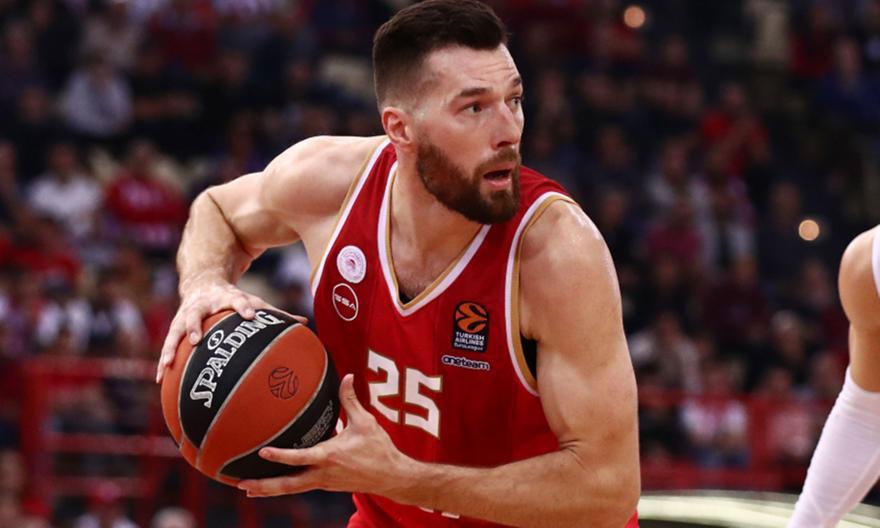 Πίτερς: «Βήμα-βήμα πρέπει να εξασφαλίσουμε την πρώτη τετράδα και το πλεονέκτημα έδρας»