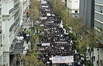 Τέμπη: Παραλύει η χώρα σήμερα - Ποιοι απεργούν - Τι ισχύει για μετρό, λεωφορεία, ταξί, πλοία, πτήσεις, δρόμους και κατασ
