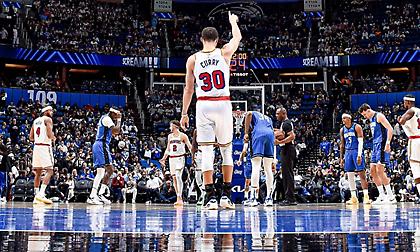 Μυθικός Κάρι, έβαλε 56 πόντους με 12 τρίποντα στο Ορλάντο