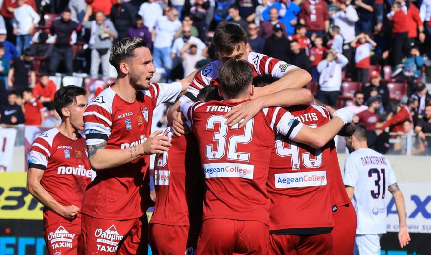 Τρομερό γκολ με γυριστό από τον Πασά για το 1-0 της ΑΕΛ