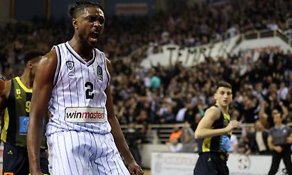 Ξέσπασε στην τέταρτη περίοδο και έβαψε «ασπρόμαυρο» το ντέρμπι της Θεσσαλονίκης ο ΠΑΟΚ!