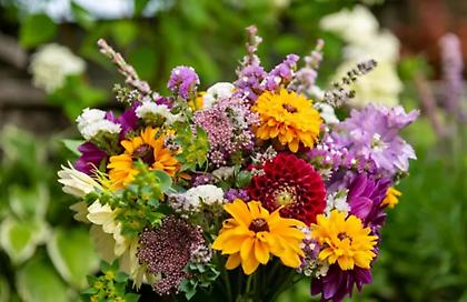 Εορτολόγιο: Ποιοι γιορτάζουν σήμερα, 1η Μαρτίου