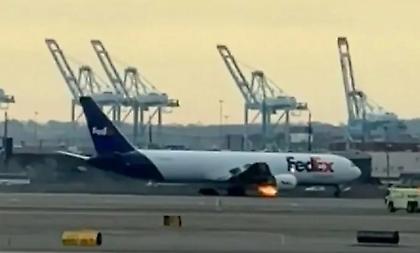 ΗΠΑ: Αναγκαστική προσγείωση για αεροσκάφος που έπιασε φωτιά στον αέρα