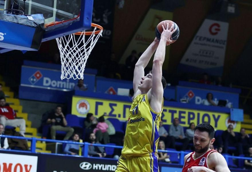 Φοβερός αλλά άτυχος ο Αβδάλας: Γύρισε το ματς με τον Ολυμπιακό αλλά και το πόδι του