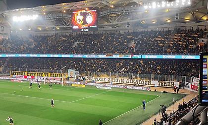 «57 αθώες ψυχές ζητούν δικαίωση»: Ύψωσαν πανό για τα Τέμπη οι οπαδοί της ΑΕΚ στην OPAP Arena