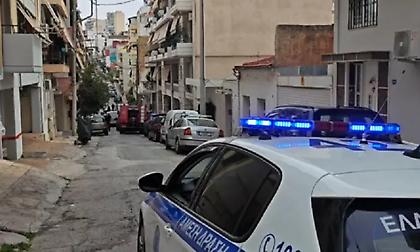 Καμίνια: Χειροβομβίδα σε πυλωτή πολυκατοικίας - Στο σημείο κλιμάκιο των TEEM