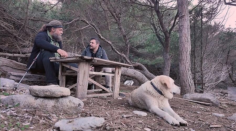 «Όπου Υπάρχει Ελλάδα»: Στήνουμε το υπαίθριο στούντιο στη Σκύρο