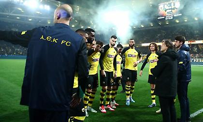 Τσακίρης: Δικαιολογημένη η απογοήτευση, αλλά δεν πρέπει να καταπιεί την ΑΕΚ - Ενθαρρυντικές οι δηλώσεις Αλμέιδα-παικτών