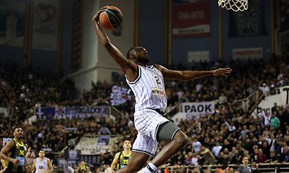 Το κάρφωμα του Χέντερσον στην κορυφή του Top-10 της 19ης αγωνιστικής της Stoiximan GBL