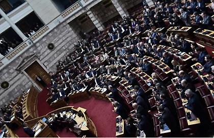 Live: Παρακολουθήστε τη συζήτηση στη Βουλή για τα Τέμπη