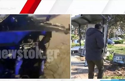 Σοκαριστικό τροχαίο στη Γλυφάδα: Αυτοκίνητο έπεσε σε στάση λεωφορείου - 3 τραυματίες