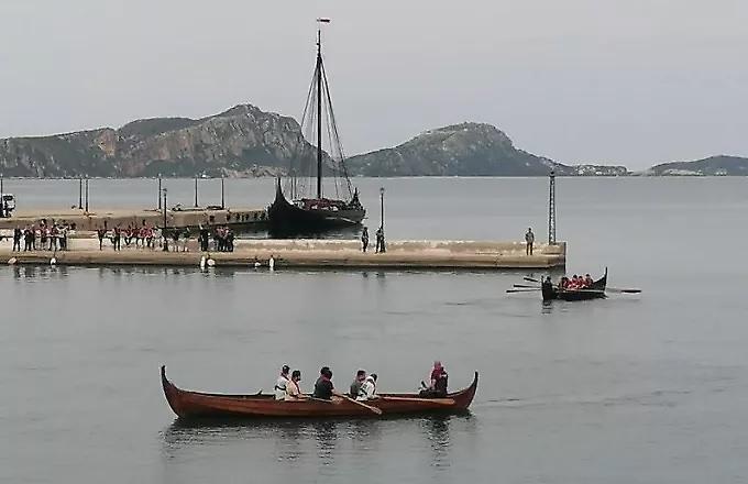 «Οδύσσεια»: Την Παρασκευή ξεκινούν τα γυρίσματα - Κομπάρσοι εκπαιδεύονται με βάρκες στην Πύλο