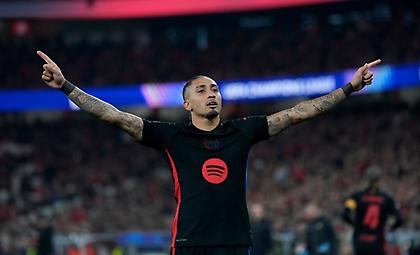 Μπάρτσα για μεγάλα πράγματα, ξέρανε με δέκα παίκτες και… Ραφίνια την Μπενφίκα!