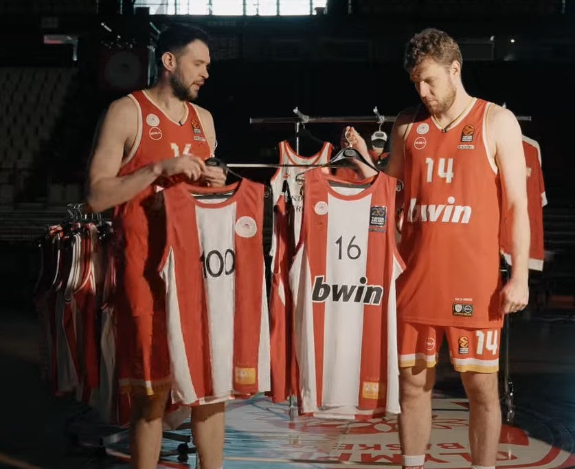 Η επετειακή φανέλα του Ολυμπιακού στο μπάσκετ