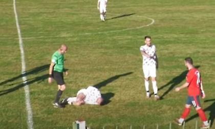 Fair Play… από τα λίγα: Έβγαινε μόνος με τον τερματοφύλακα, αλλά σταμάτησε επειδή είχε τραυματιστεί αντίπαλος (video)