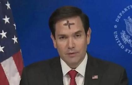 Για ποιον λόγο εμφανίστηκε με σταυρό στο μέτωπο ο Μάρκο Ρούμπιο σε συνέντευξη στο Fox News (video)