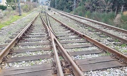 Ημαθία: Στο νοσοκομείο μαθητής που παρασύρθηκε από τρένο - Τι αναφέρει η Hellenic Train