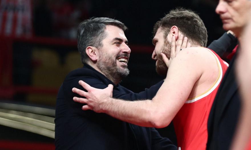 Μπαφές: «Όλοι προσπαθούμε να γίνει πιο λαμπρό το μεγαλείο του Ολυμπιακού»