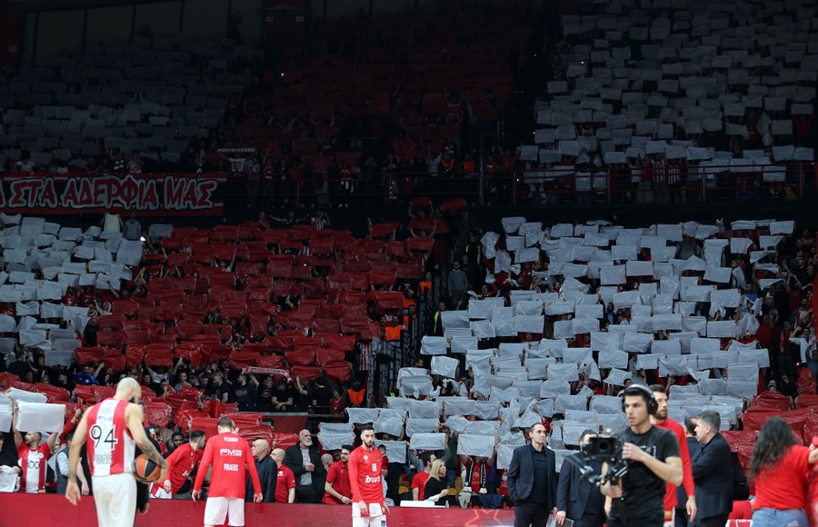 Ολυμπιακός-Παρτίζαν: Το coreo στο ΣΕΦ