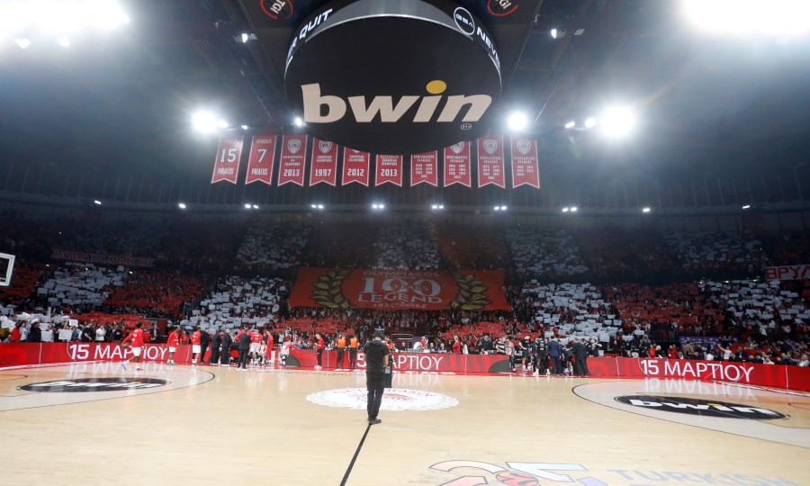 Ολυμπιακός-Παρτίζαν: Το coreo στο ΣΕΦ