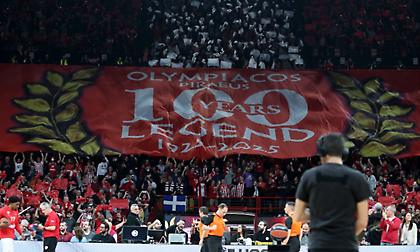 «Εκατό χρόνια και δεν είναι αρκετά»: Μαγικές στιγμές στο ΣΕΦ με coreo από άκρη σ' άκρη!