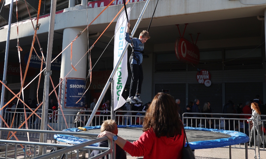 Ολυμπιακός: Δεν λένε να φύγουν από το Καραϊσκάκη οι φίλοι του