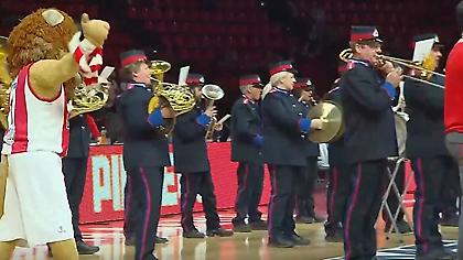 Ο ύμνος του Ολυμπιακού από την Φιλαρμονική Πειραιά στο ΣΕΦ