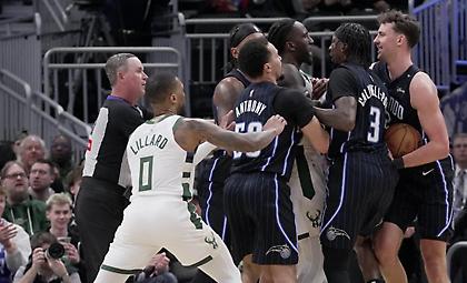 «Βρώμικο» φάουλ Βάγκνερ σε Αντετοκούνμπο-Παραλίγο σύρραξη στο Μπακς-Μάτζικ