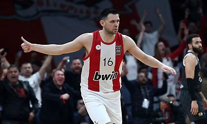 Παπανικολάου: «Περήφανος που είμαι αρχηγός της ομάδας σε αυτή την τεράστια στιγμή»