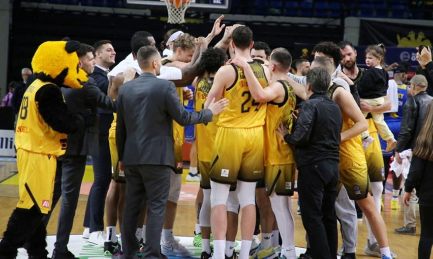 Νικολάου για τις ιώσεις στην ΑΕΚ: «Ζήλεψαν την ομορφάδα μας, σχεδόν όλη η ομάδα στο νοσοκομείο!»