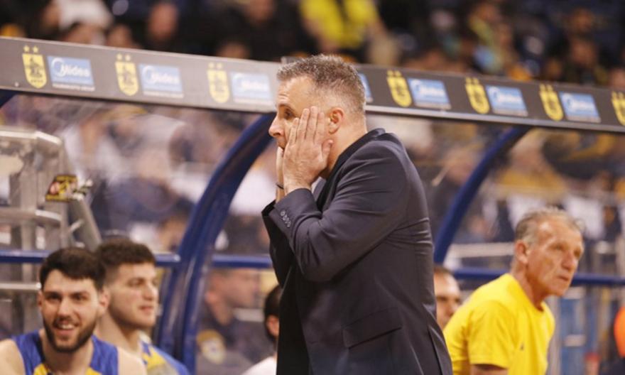 Άστραψε και βρόντηξε ο Μέξας: «Αυτό που ζει η ομάδα μου με τη διαιτησία είναι ντροπή - Ρε παιδιά έλεος, φτάνει!»