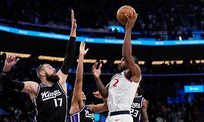 Λέοναρντ από τα… παλιά, «ξέρανε» τους Κινγκς στην εκπνοή-Φοβερός Λόνι Γουόκερ με Σίξερς