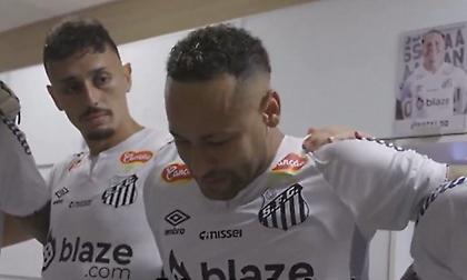 Μετά το καρναβάλι, δάκρυζε για τον τραυματισμό στ' αποδυτήρια ο Νεϊμάρ