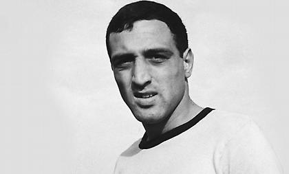 Άρης: Σε λαϊκό προσκύνημα στο «Βικελίδης» η σορός του Αλέκου Αλεξιάδη