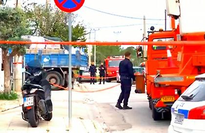 Εργατικό δυστύχημα στη Βούλα: Νεκρός ο 28χρονος χειριστής γερανού που ακούμπησε σε καλώδια