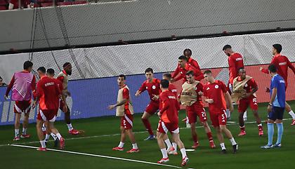 Εκκωφαντικός ο θόρυβος κατά την είσοδο του Ολυμπιακού στον αγωνιστικό χώρο