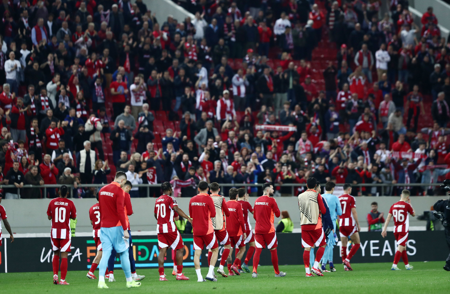 Ολυμπιακός-Μπόντο/Γκλιμτ: Καθολική αποθέωση από τους οπαδούς στους παίκτες