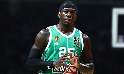 Πρόβλημα από νωρίς για τον Παναθηναϊκό: Έφτασε τα 3 φάουλ ο Ναν σε 7,5 λεπτά συμμετοχής