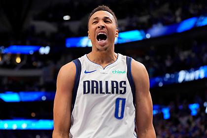 Όγδοος τραυματίας για τους Μάβερικς ο Έξουμ-Έσπασε το χέρι του