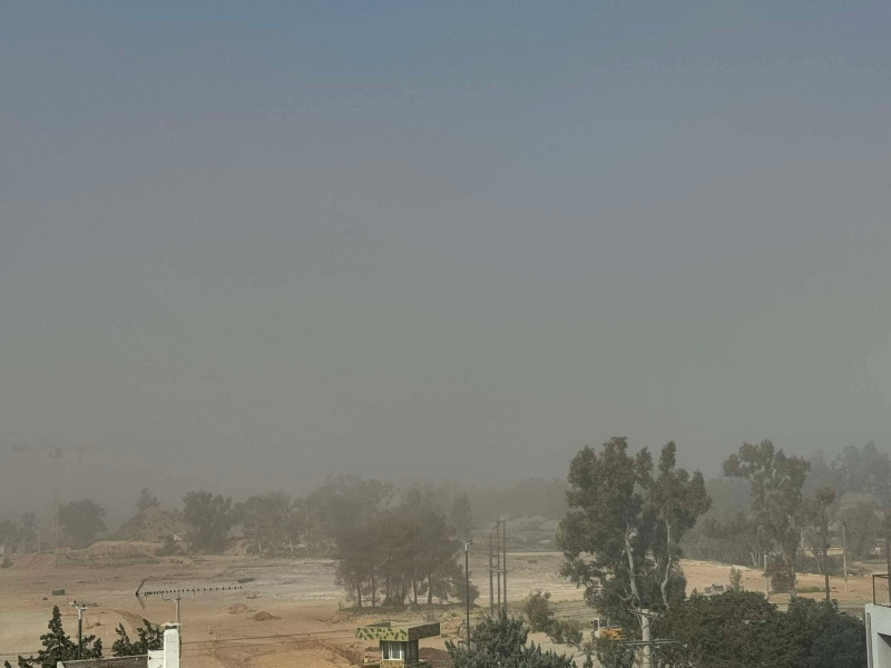 Πυκνή ομίχλη έχει «καλύψει» τα νότια προάστια της Αττικής (Βίντεο, Φωτογραφίες)