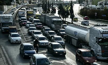 Τροχαίο στον Κηφισό με 8 οχήματα - Τραυματίστηκαν 7 άτομα, ανάμεσά τους και αστυνομικός