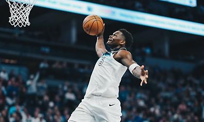 Σαρώνουν οι Τίμπεργουλβς με φοβερό Έντουαρντς