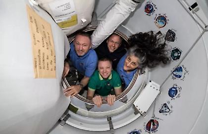 Την Τρίτη επιστρέφουν στη Γη οι αστροναύτες που είχαν εγκλωβιστεί στον Διεθνή Διαστημικό Σταθμό