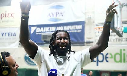 Εκστασιασμένος Λεσόρ, τραγούδησε το «βουντού, βουντού» on camera: «Να είμαι μαζί με την ομάδα για το 8ο αστέρι!»